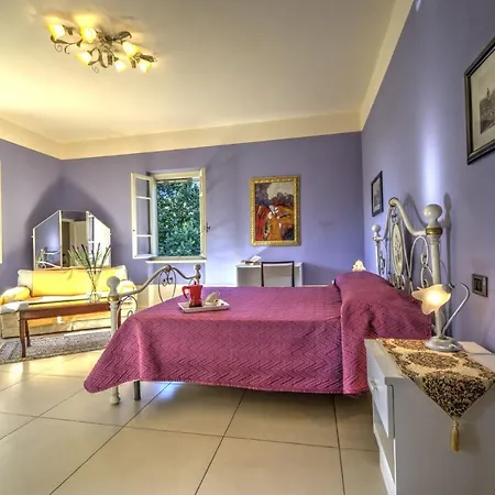 Lucca Cycling Holidays Il Tiglio SantʼAndrea di Compito