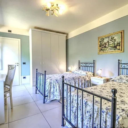 Couette-café Lucca Cycling Holidays Il Tiglio SantʼAndrea di Compito