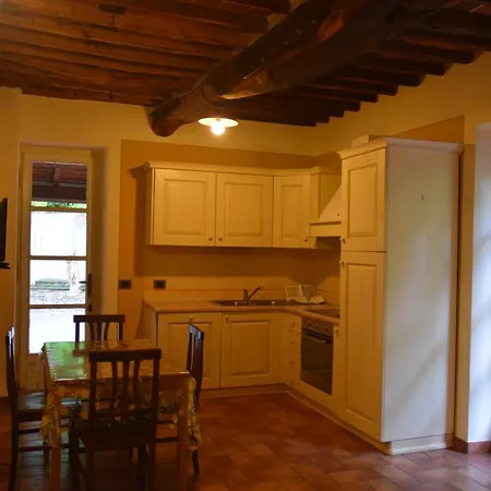 Lucca Cycling Holidays Il Tiglio SantʼAndrea di Compito